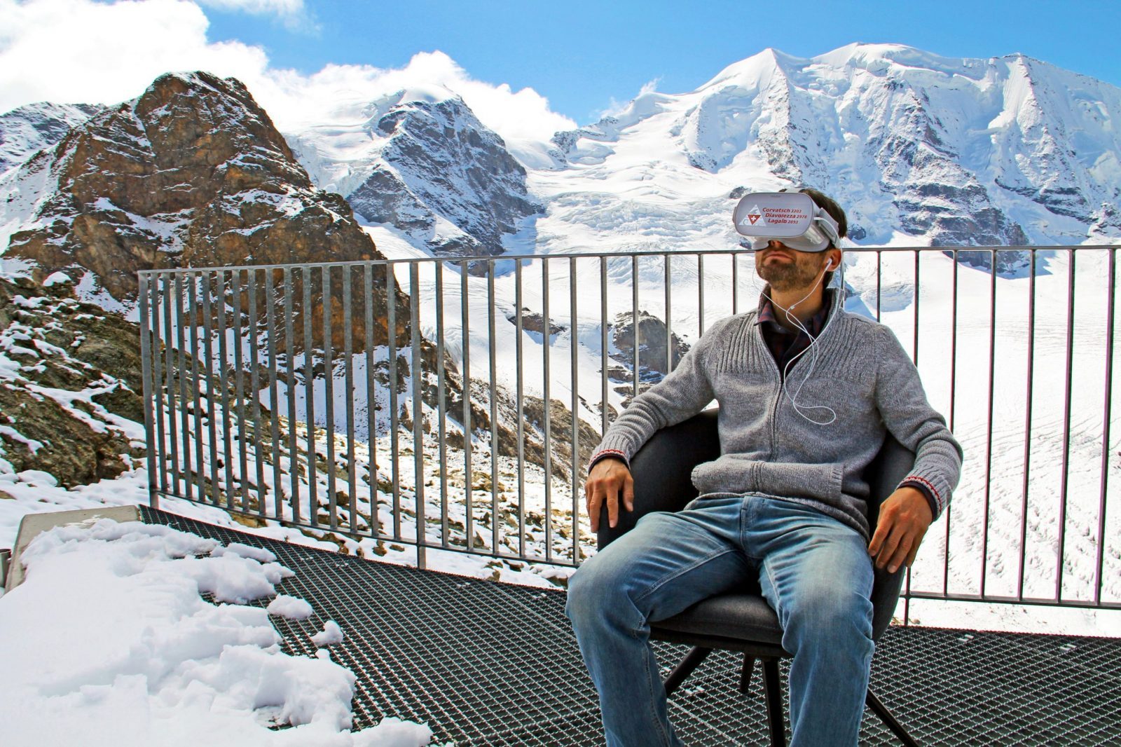 Mit der VR-Brille in die fabelhafte Bergwelt des Oberengadins eintauchen.