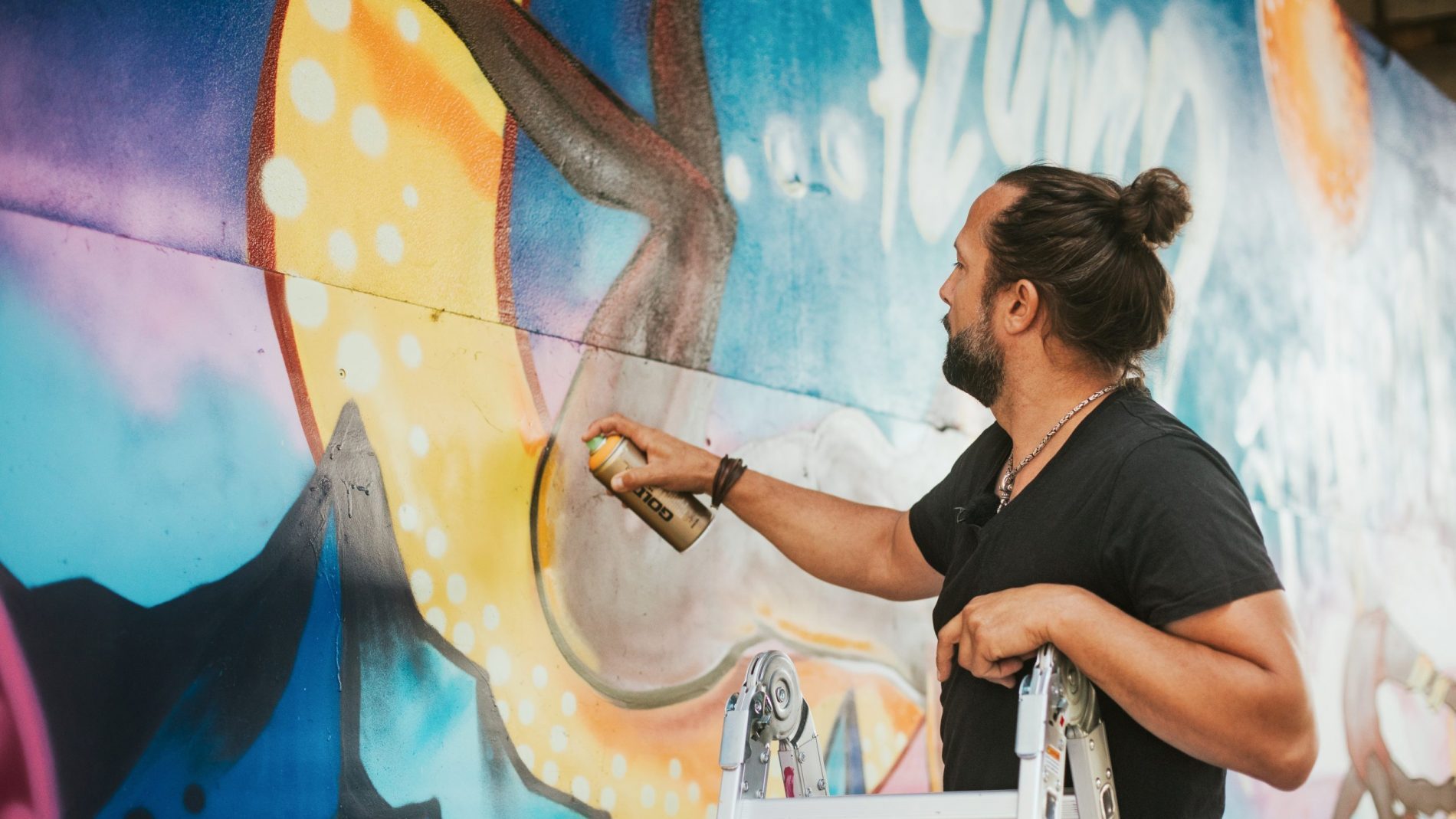 Axel Berger, Isarwinkel. Nominiert, weil der Hochseilgartenbetreiber, Eventveranstalter und Graffitikünstler stets neue Projekte erfindet – zum Beispiel ein Künstlerkollektiv Axel Berger, Isarwinkel. Nominiert, weil der Hochseilgartenbetreiber, Eventveranstalter und Graffitikünstler stets neue Projekte erfindet – zum Beispiel ein Künstlerkollektiv