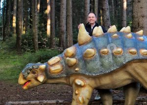 Volker Herzog, im Dinosaurier-Park Denkendorf